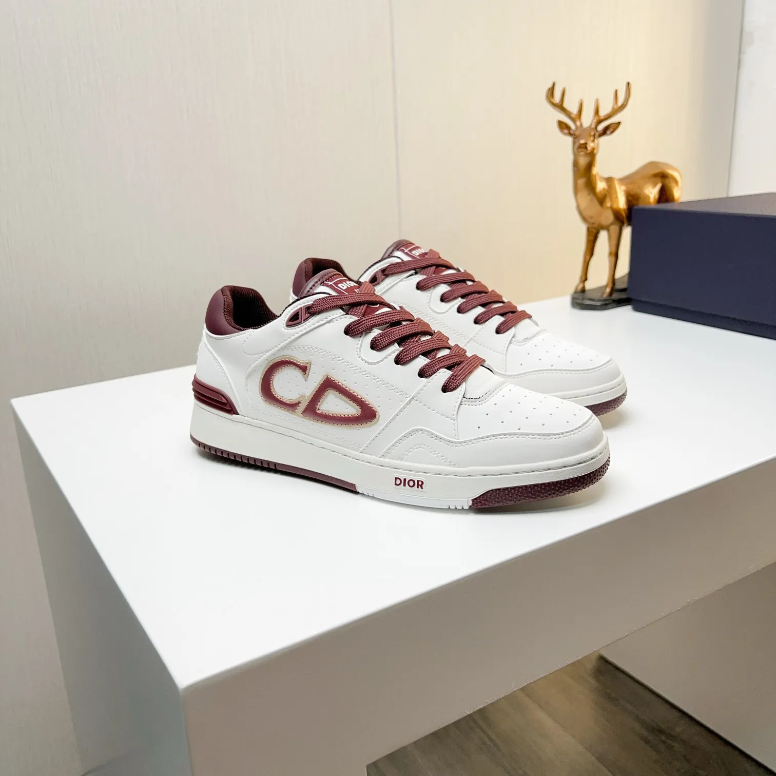 Men's Men's Shoes 💰420 [New Style] 🦩🦩Dior - Low-top sneakers 2025 spring men's collection new arrivals [Celebrate][Celebrate][Celebrate], reinterpret the basketball shoe design and become a classic Dior item [strong][strong][strong], carefully crafted in black and cream white smooth cowhide, paired with beige suede, showing leather on the side The CD logo, tongue, sole and back side are decorated with various distinctive details to enhance the style[666][666], while eyelet details, topstitching and rubber panels highlight the dynamic charm of its athletic style[strong][strong][strong]. It has a two-color rubber sole, which can be matched with various clothing to create a refined look. Size: 38 to 44 (45 can be customized